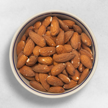 Premium Mandelnkerne naturbelassen – knackige, aromatische Nüsse aus Wien vom Naschmarkt, ideal für gesunde Ernährung und feine Rezepte