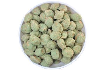 Erdnüsse mit grünem Wasabi