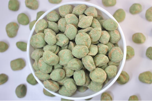 Erdnüsse mit grünem Wasabi