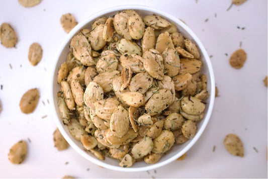 Mandeln gesalzen und geröstet mit Kräutern