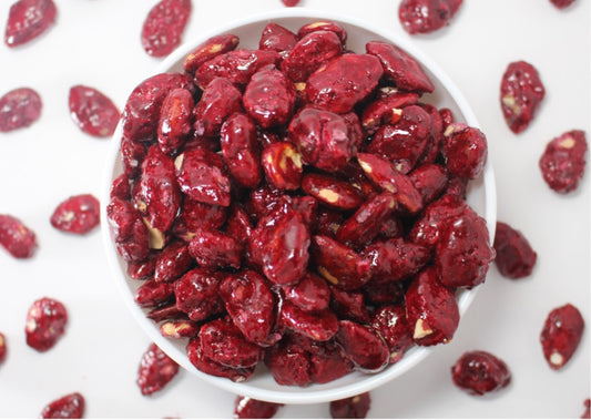 Gebrannte Mandeln mit Brombeeren