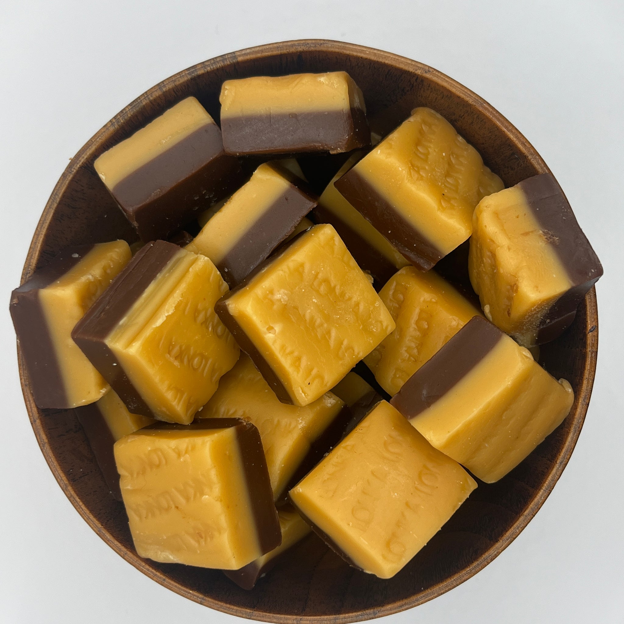 Karamellwürfel mit Schokolade