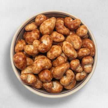 Cashews im Tiramisumantel süße cremige Nüsse Dessert Snack vom Naschmarkt Wien Spezialität