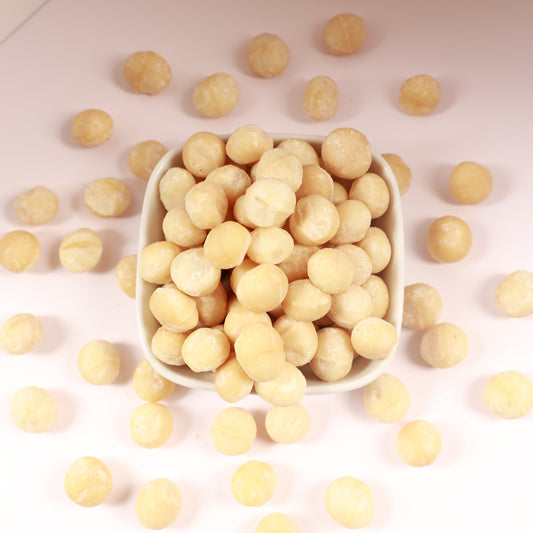 Macadamianüsse naturbelassen – cremig-edler Nussgenuss aus Wien vom Naschmarkt, reich an ungesättigten Fettsäuren und voller Geschmack